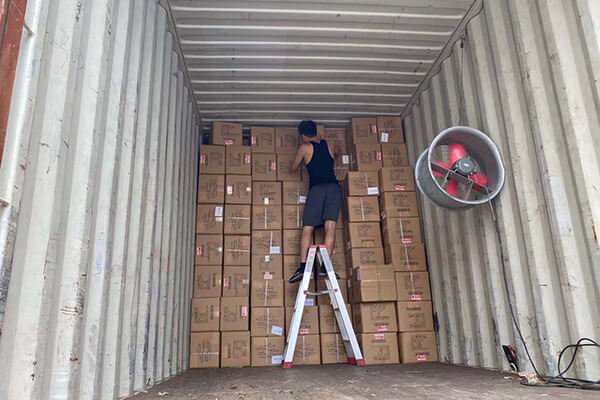 梯子攀爬摆放避免人为踩踏破损