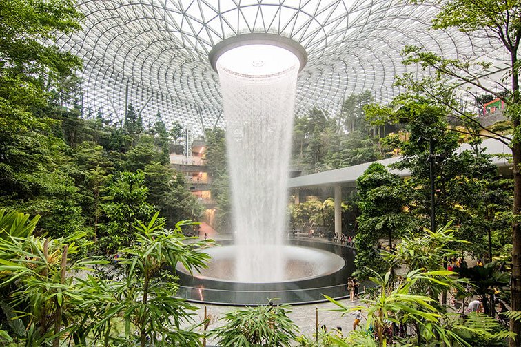 新加坡机场瀑布