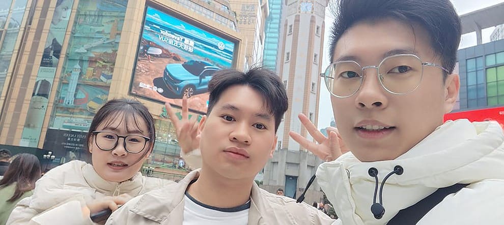 留影纪念，解放碑