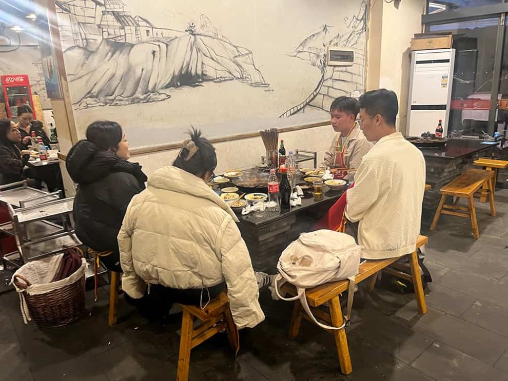 第一晚的火锅辣出眼泪