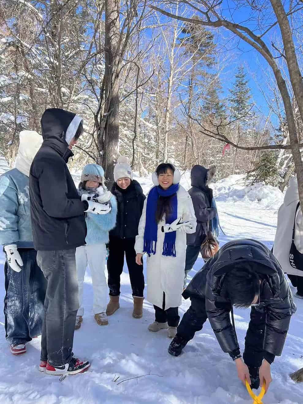 小土豆们垒雪人