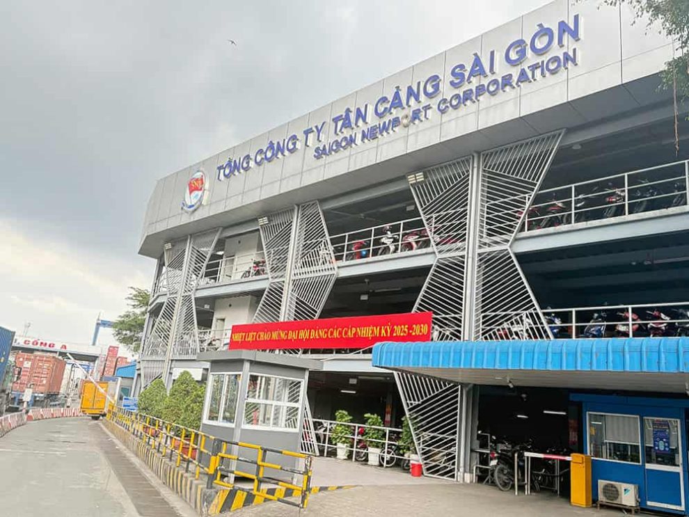 VISIT CAT LAI PORT