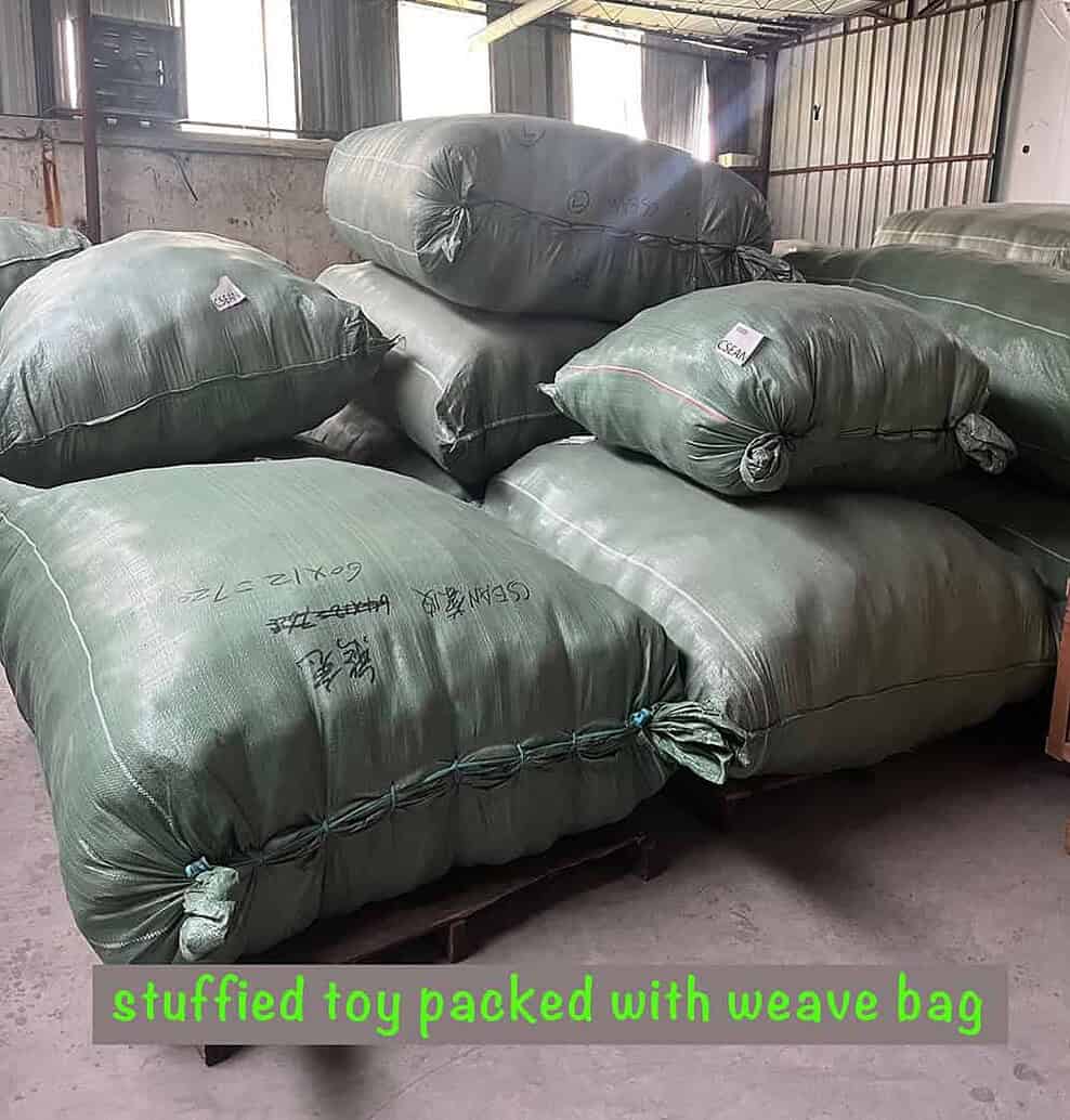 大编织袋包装的毛绒玩具 stuffed toy packed with weave bag